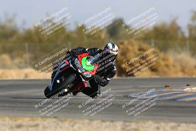 media/Jan-14-2024-SoCal Trackdays (Sun) [[2e55ec21a6]]/Turn 2 (1025am)/